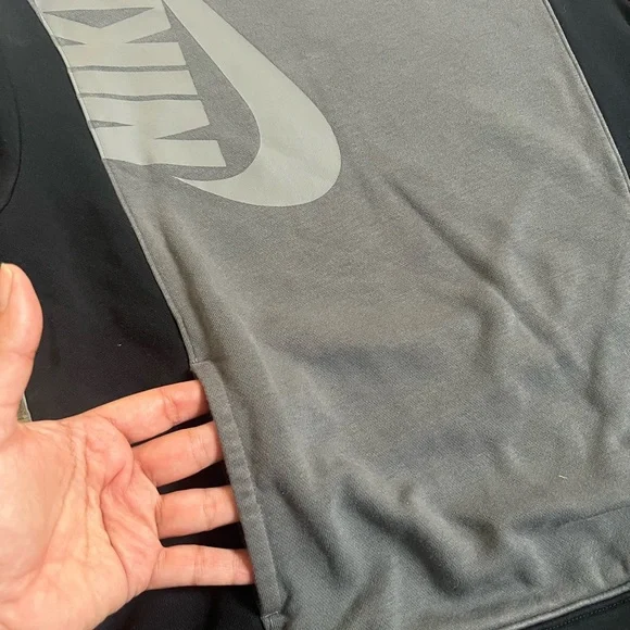 Nike Kid Two-Tone Crewneck Sweater - Picture 4 of 7